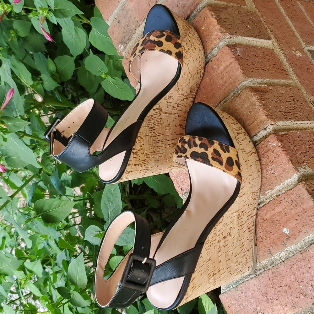 Wild diva ankle strap wedges sz. 8.5 - Picture 2 of 8